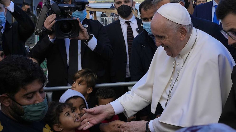 Papa Francesco incontra i migranti sull'Isola di Lesbo.