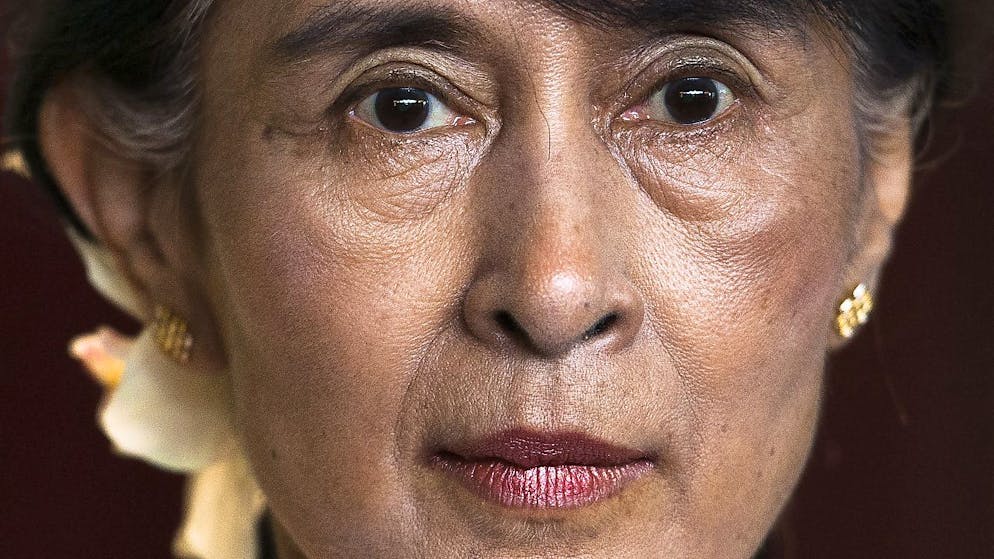 La junte annonce une réduction de peine pour Aung San Suu Kyi.