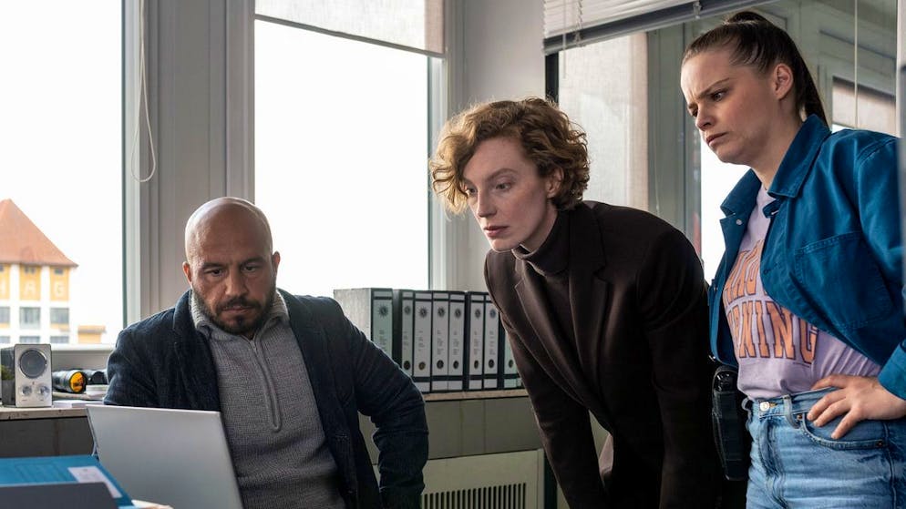 Diesen «Tatort»-Star kennst du aus «Game of Thrones»!. Ermitteln zum zweiten Mal in Bremen (von links): Mads Andersen (Dar Salim), Linda Selb (Luise Wolfram) und Liv Moormann (Jasna Fritzi Bauer) müssen den Mord an einem Arzt aufklären, der immer nur Gutes getan hat.