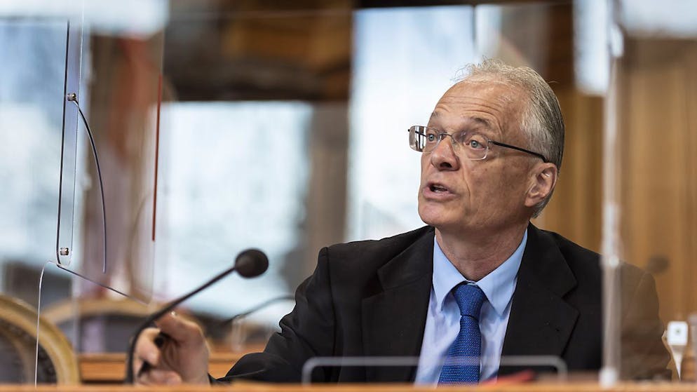 Il Consiglio degli Stati ha accolto una mozione di Thomas Minder (Indipendente/SH) con la quale si chiede al Consiglio federale di elaborare una strategia a medio e lungo termine per una cooperazione duratura tra la Svizzera e l'Unione europea.