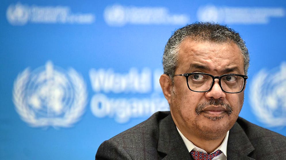 Il direttore generale dell'Oms Tedros Ghebreyesus ha spiegato che la variante Omicron del coronavirus sembra presentarsi con sintomi lievi.