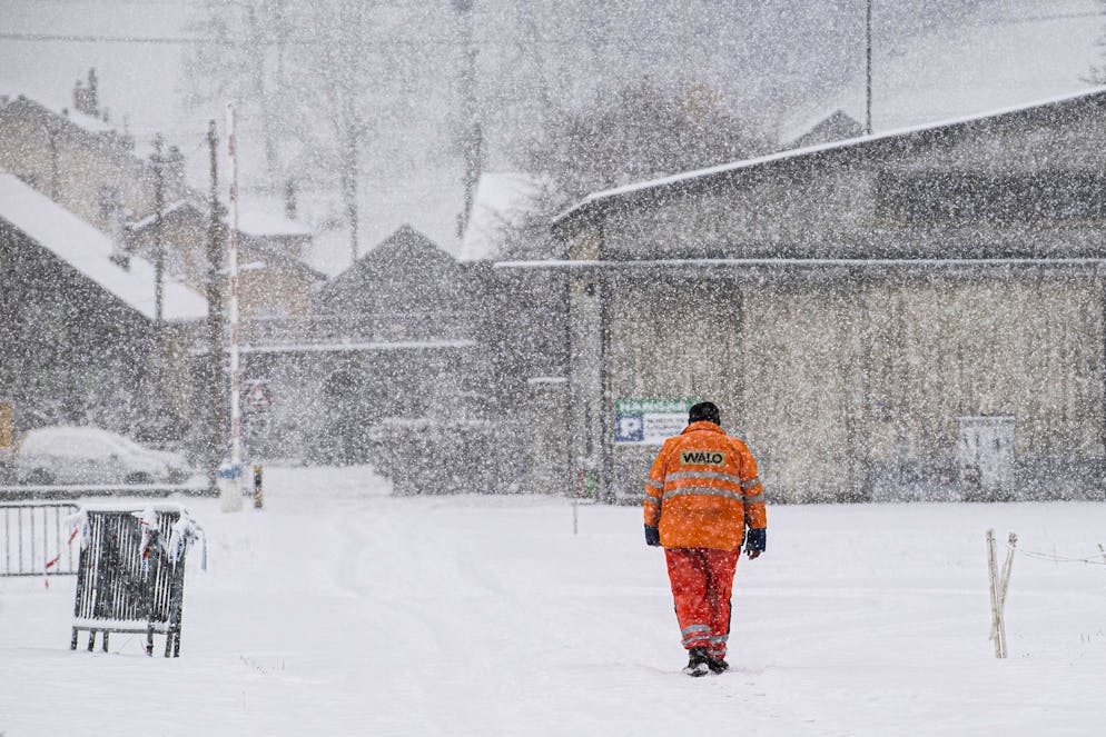 Ambri: nevicate  a basse quote. Nella foto, la forte nevicata in Leventina, imbianca completamente tutto il paesaggio. © Ti-Press / Samuel Golay