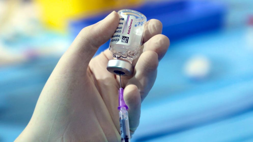 Le aziende che commercializzano i vaccini Covid-19 sono tenute a presentare i risultati dei test di laboratorio per determinare il livello di neutralizzazione per Omicron (foto d'archivio)