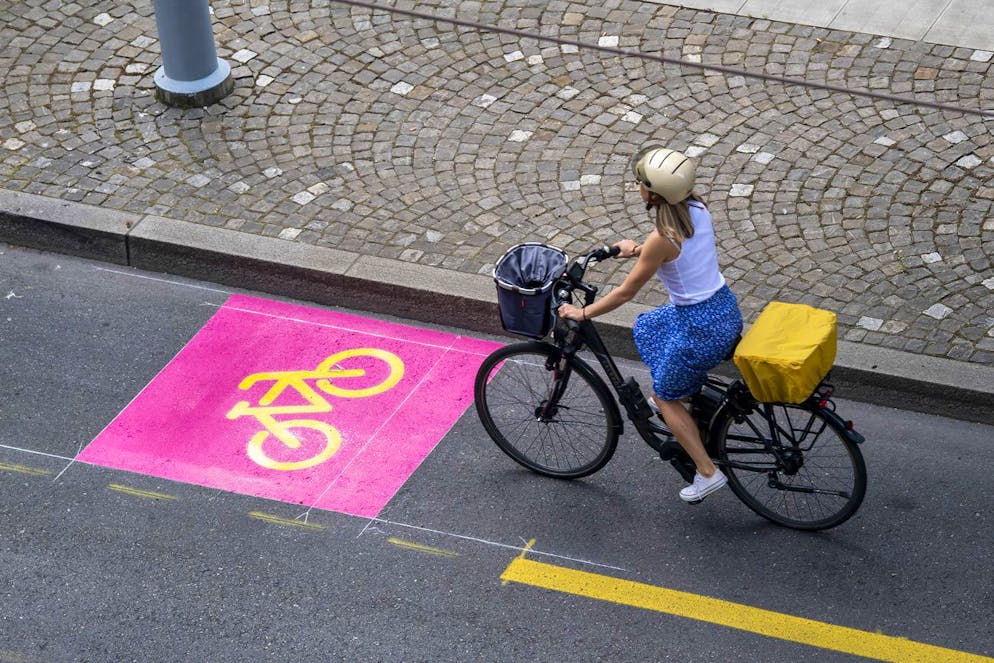 L'extension des pistes cyclables fait partie des mesures comprises dans la résolution. (image d'illustration)