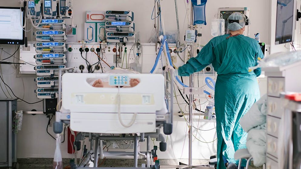 Il triage nell'assegnazione dei posti di terapia intensiva è ormai una realtà nella Svizzera centrale. (Immagine simbolica)