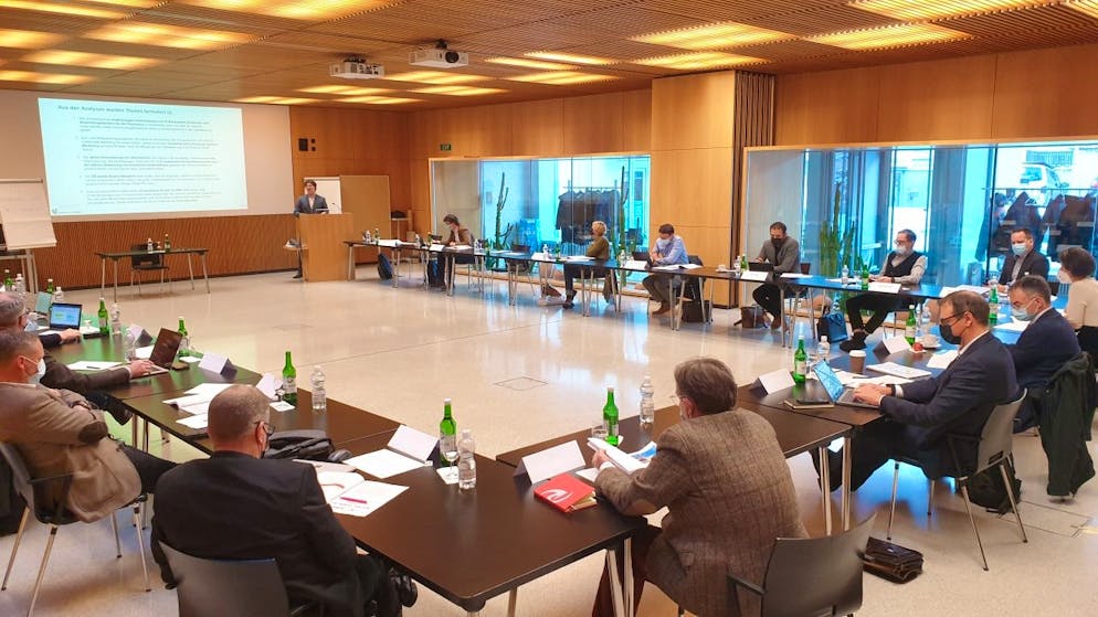 Il Consiglio del turismo dei Grigioni si sta occupando di due temi ostici: la fuga dei cervelli dalle zone turistiche e la mancanza di risorse nel settore della digitalizzazione.