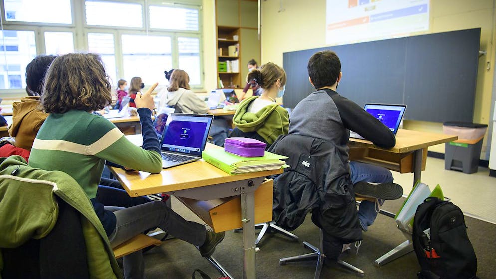 Le canton de Berne prend une nouvelle mesure à l'approche des fêtes de fin d'année pour lutter contre le Covid. Les vacances d'hiver commenceront trois jours plus tôt au niveau de l'école obligatoire (photo prétexte).