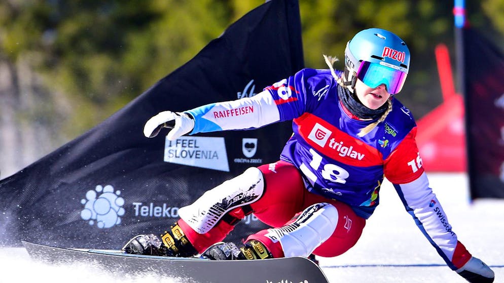 Julie Zogg (ici lors des Mondiaux 2021) s'est imposée en slalom parallèle dimanche à Bannoye