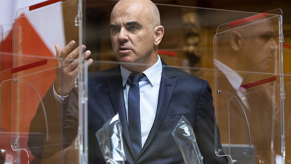 Secondo Alain Berset, il numero di contagi nelle scuole è molto alto, ma il sistema scolastico è di competenza dei cantoni e non tutti hanno adottato misure preventive, quali mascherine e test a tappeto, per contrastare il coronavirus