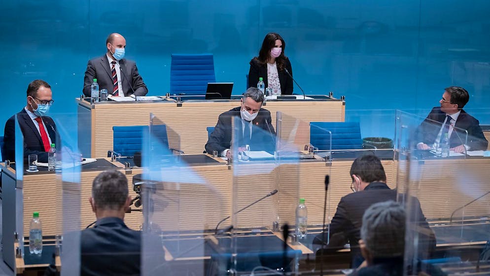 Ignazio Cassis firma l'Accordo tra la Svizzera e l'Italia sulla tassazione dei lavoratori frontalieri