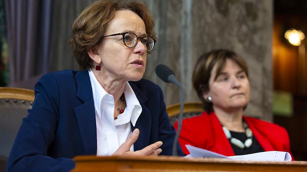 I "senatori" hanno accolto la mozione di Eva Herzog (PS/BS) con la quale si chiede al Consiglio federale di creare una banca dati esaustiva sulle decisioni in materia di mantenimento nel diritto di famiglia nei casi di divorzio. Il Nazionale deve ancora pronunciarsi