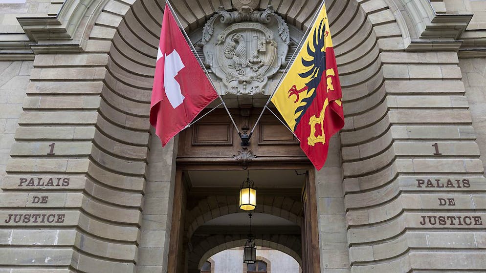 Le Tribunal de police de Genève a considéré qu'il existait suffisamment de doutes pour ne pas condamner le conseiller municipal Simon Brandt pour violation du secret de fonction.