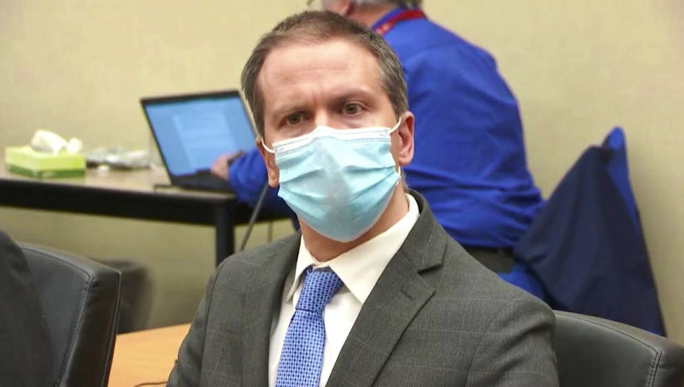 Derek Chauvin a été condamné en juin par la justice du Minnesota à 22 ans et demi de prison pour être resté agenouillé pendant près de dix minutes sur le cou du quadragénaire noir, en mai 2020 (archives).