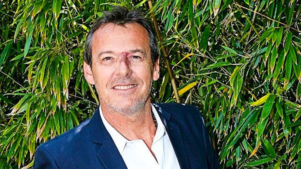 Jean-Luc Reichmann s'est amusé de la Une de France Mag, selon laquelle il serait dans le coma.