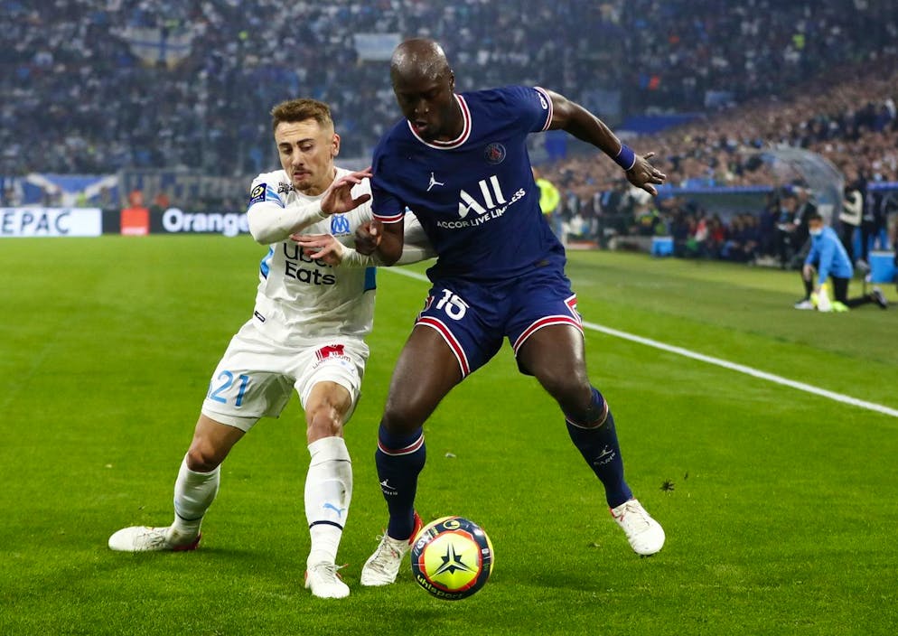Le Parisien Danilo Pereira (à droite), ici aux prises avec le Marseillais Valentin Rongier, fera en sorte de verrouiller le milieu de terrain face au Real Madrid.