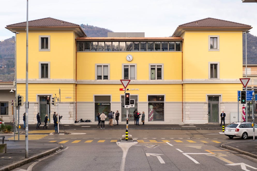 L'inaugurazione della nuova stazione ferroviaria FFS di Mendrisio.