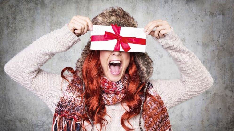 Natale è alle porte: con questi consigli troverai idee per un regalo che non corre certo il rischio di invecchiare in cantina.