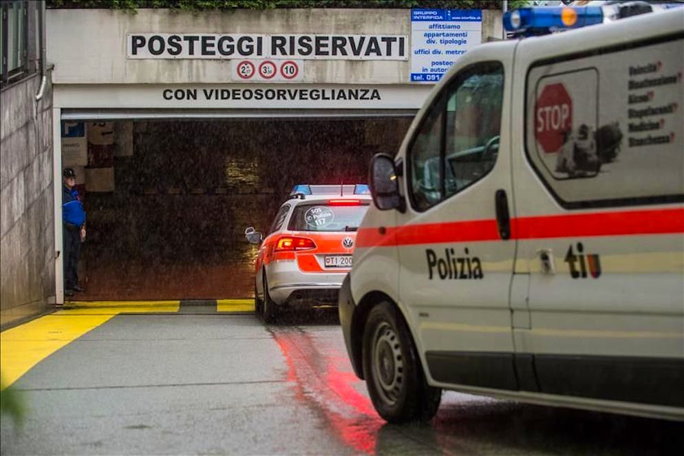 La polizia sul luogo del delitto 6 anni fa