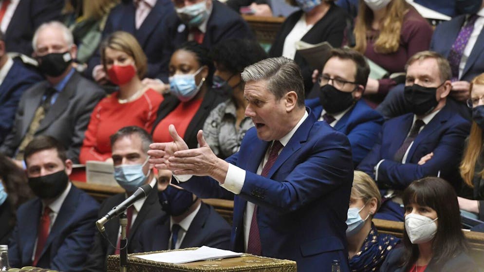 Duro attacco del leader laburista Keir Starmer (nella foto d'archivio) al premier Boris Johnson alla Camera dei comuni.