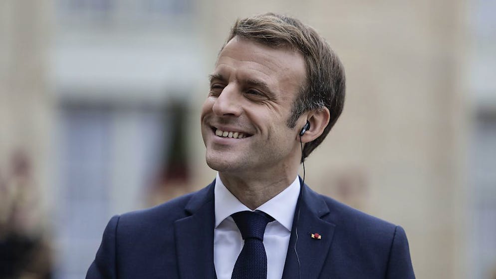 Emmanuel Macron s'est exprimé sur TF1 sans que son temps d'antenne soit compté dans le cadre de la campagne électorale, Ce qui fait hurler les autres candidats. Mais le président ne s'est encore pas déclaré à sa propre succession.
