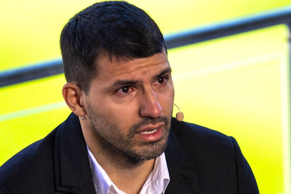 Sergio Aguero dà l'addio al calcio a 33 anni