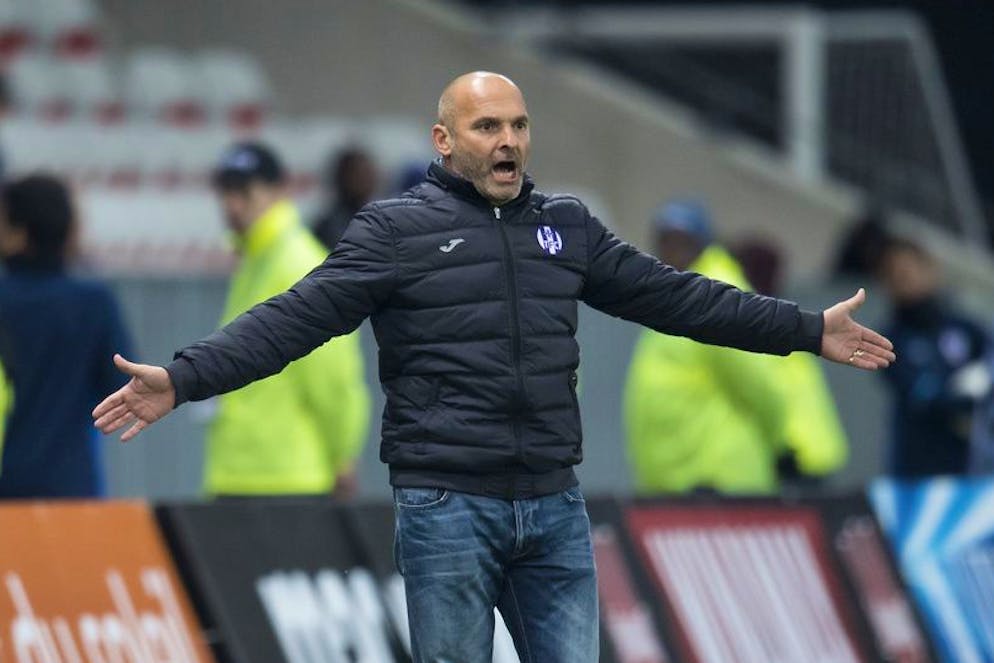 Pascal Dupraz distillant ses consignes lors de son sauvetage du TFC.