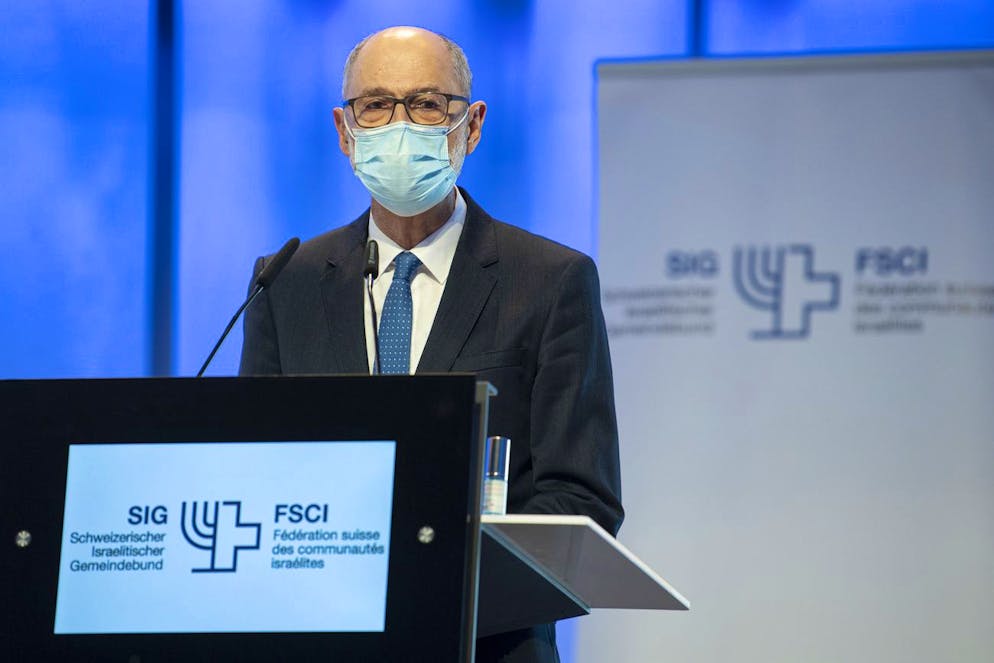 Selon la FSCI, les enquêteurs sont arrivés à la conclusion que les deux représentants du parti rabaissaient ainsi les juifs d'une manière qui portait atteinte à la dignité humaine.