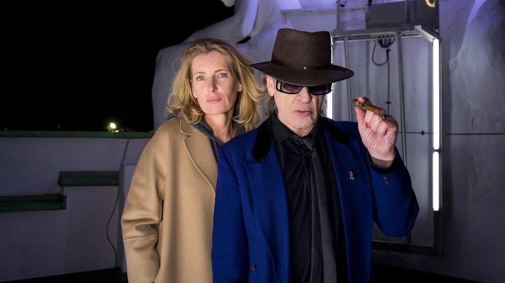 Diese Udo-Lindenberg-Mythen sind wahr. Kommissarin Charlotte Lindholm (Maria Furtwängler) hatte es im letzten «Tatort» des Jahres 2021 nach Hamburg verschlagen. Dort wurde sie in einen Mord verwickelt, der im berühmten Hotel Atlantic stattfand. Bekanntester Dauergast des Hotels an der Aussenalster: Musiklegende Udo Lindenberg, der im «Tatort» von Detlev Buck sich selbst spielt.