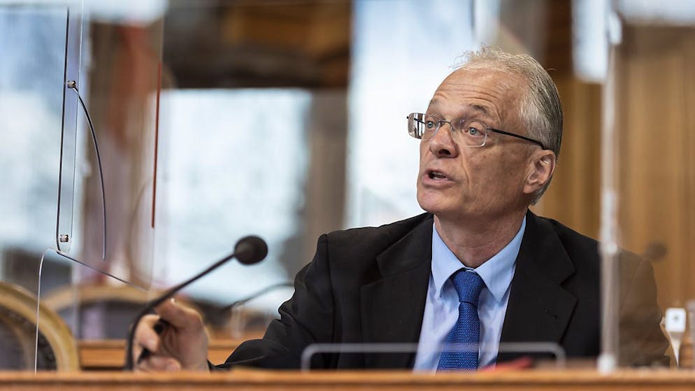 La mozione di Thomas Minder (Indipendenti/SH) è stata accolta a larga maggioranza dalla Camera dei cantoni, nonostante una breve interruzione della seduta per un problema all'impianto audio