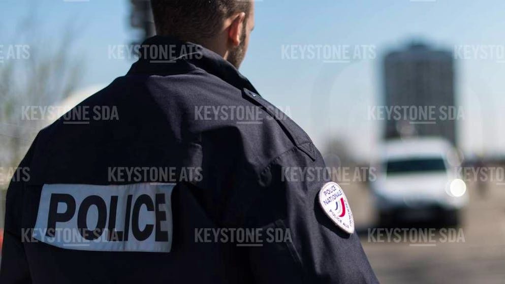 Eine Lehrperson verlor bei einem Messerangriff ihr Leben.