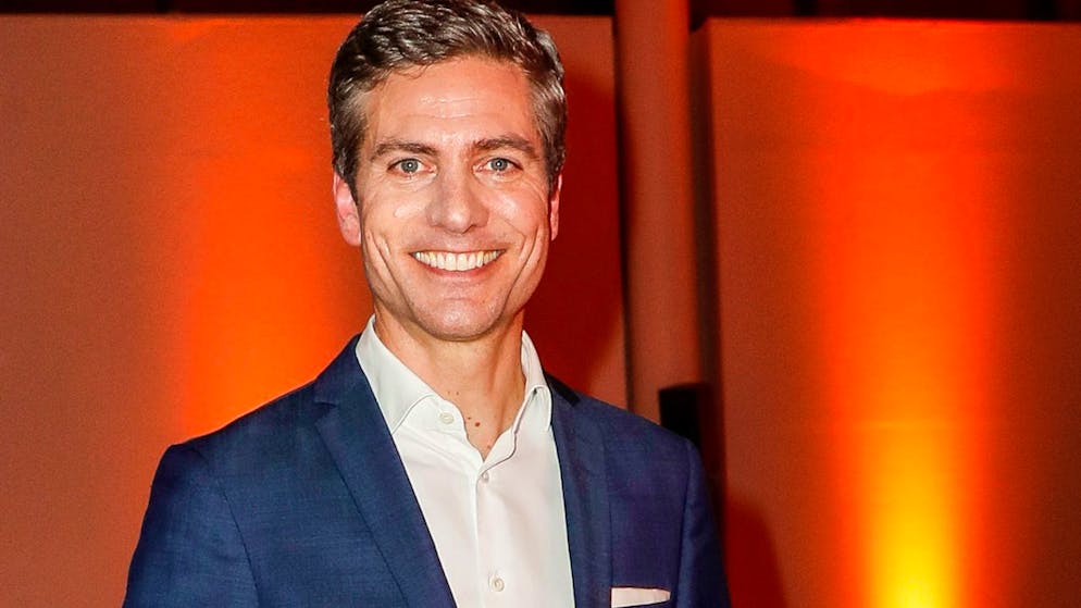 Wer wird die neue Anne Will? Zwei Topfavoriten sind im Rennen. Der deutsch-italienische Fernsehjournalist steigt nun zusammen mit seiner Kollegin Caren Miosga ins Rennen um die Nachfolge von Anne Wills Talk.