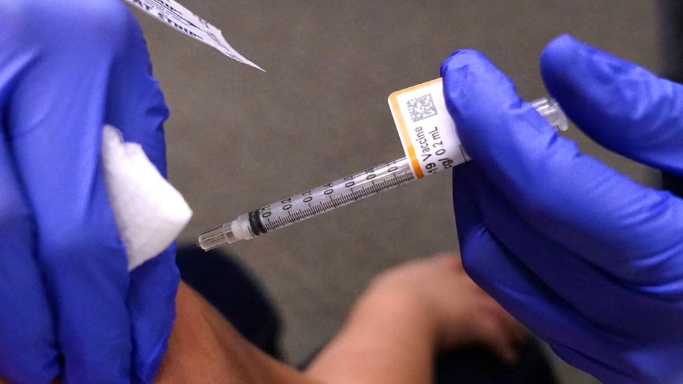 La Suisse disposera de 34 millions de doses de vaccin à ARN-messager Moderna et Pfizer BioNTech en 2022 (archives).