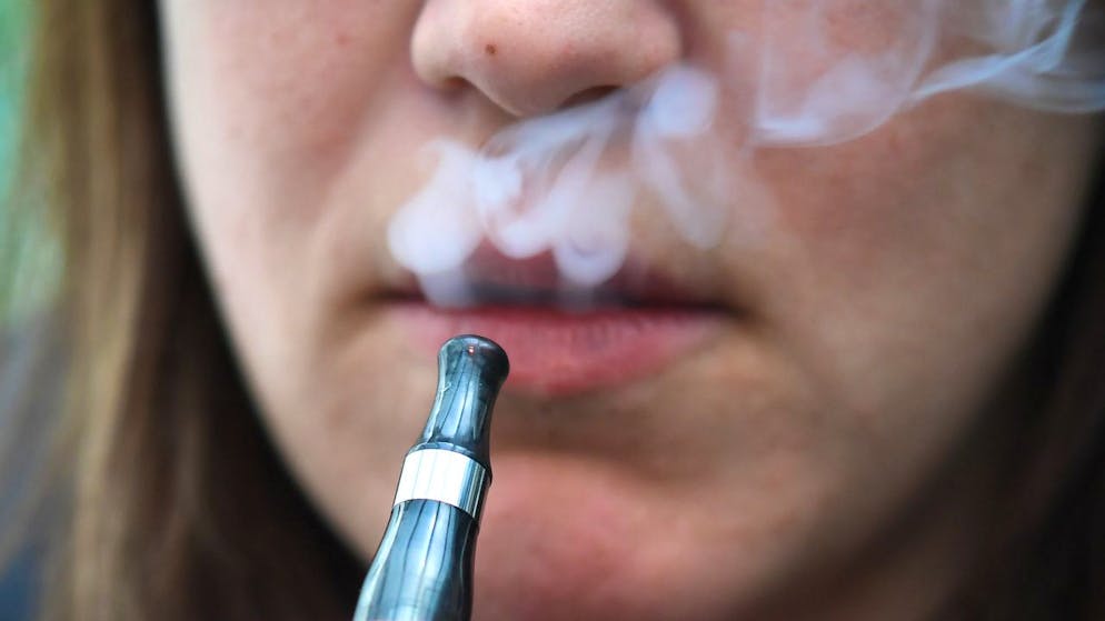 La taxe sur les cigarettes électroniques devrait rapporter environ 15,5 millions de francs par année (image d'illustration).