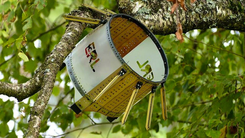 Le drone développé par l'EPFZ et le WSL peut s'accrocher aux branches.