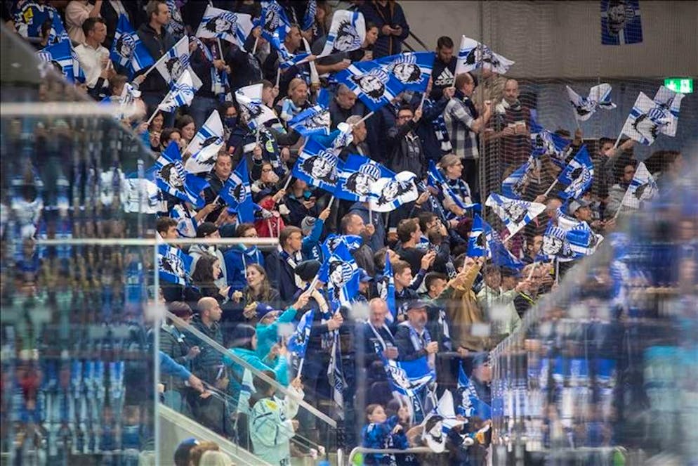 La curva dei tifosi dell'Ambri Piotta