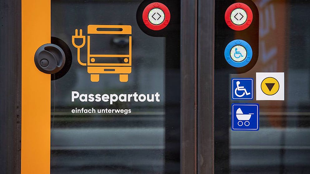 Les bus à essence devraient être remplacés au profil de bus à systèmes de propulsion électrique dans les transports locaux et régionaux (archives).