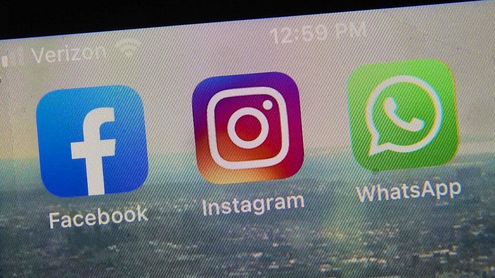 Les cyber-mercenaires créent parfois des faux comptes sur les réseaux sociaux pour glaner encore plus de données personnelles de leurs cibles, rejoignant même les groupes ou conversations auxquels ces personnes participent (archives).