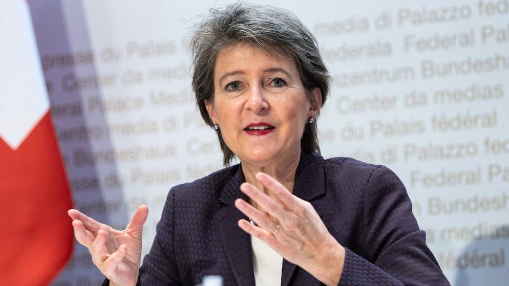«La popolazione deve poter vivere nel rispetto del clima. È questo il punto cruciale della nuova legge», ha detto Simonetta Sommaruga