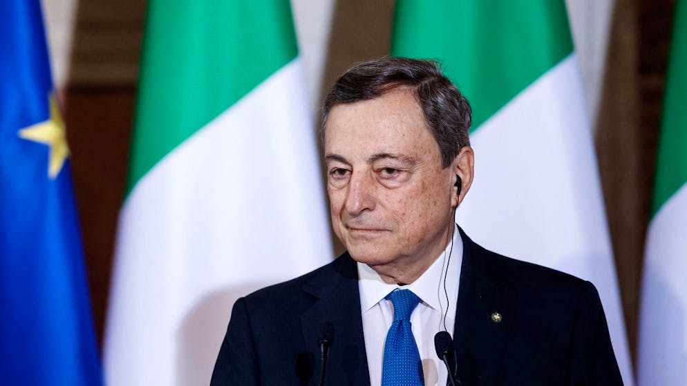 Il premier Mario Draghi valuterà il 23 dicembre nuove restrizioni in vista delle festività.