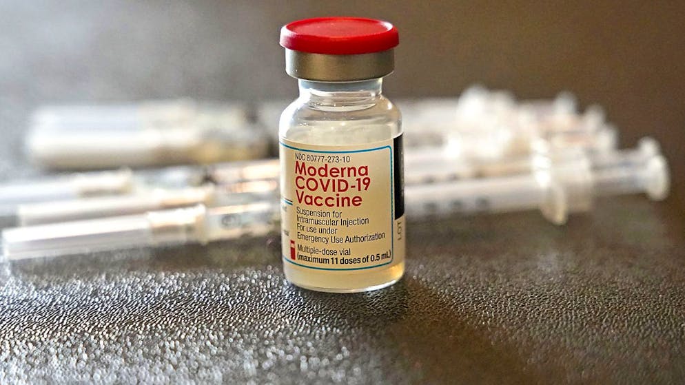 Con la dose vaccinale di richiamo gli anticorpi contro la variante Omicron del coronavirus aumentano notevolmente, secondo Moderna.