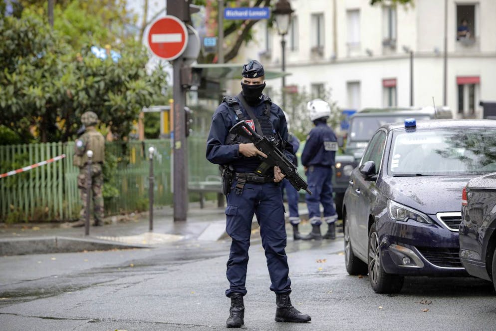 Des dizaines de voitures de police, des motards, des militaires de Vigipirate et le camion de la BRI ont été mobilisés. (photo d'illustration).