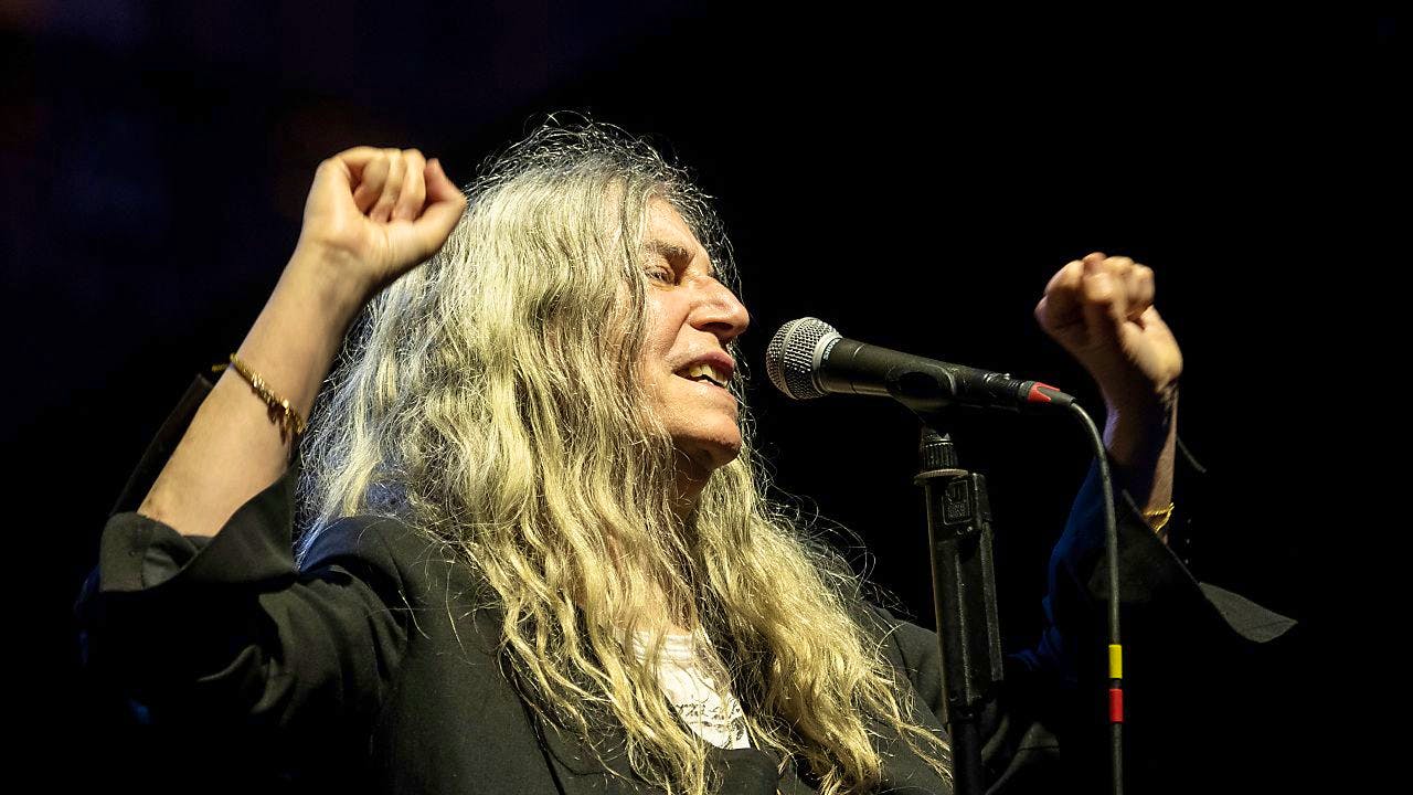 Poesia Prima Di Tutto: Patti Smith Compie 75 Anni | Blue News