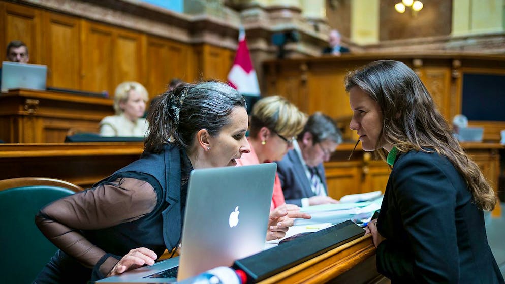 Le deputate democentriste Andrea Geissbühler (BE, nella foto d'archivio a destra) e Yvette Estermann (LU) hanno lanciato due testi per far calare il numero di aborti in Svizzera.