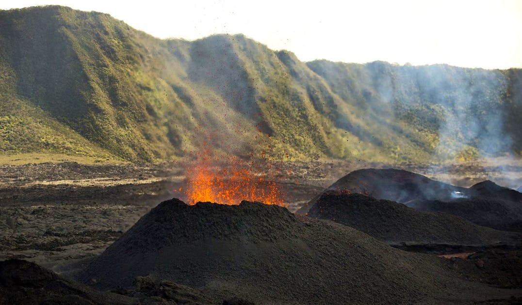 Deux fois en un an Le Piton de la Fournaise entre à nouveau en