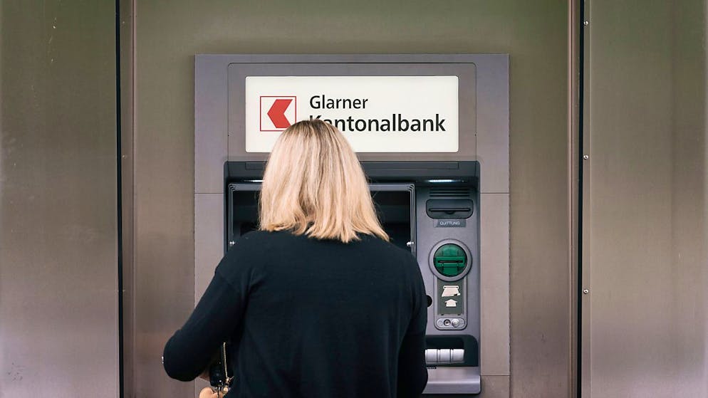 Zwei AHV-Vorlagen kommen am 3. März zur Abstimmung. Wie soll die Zukunft der Altersvorsorge aussehen? Darüber entscheidet das Stimmvolk am 3. März, wenn zwei Initiativen zum Thema an die Urne kommen. 