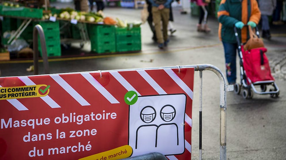 Il coronavirus ha avuto un notevole impatto sul benessere dei cittadini svizzeri, che però rimangono tutto sommato soddisfatti della loro situazione. Immagine d'archivio.