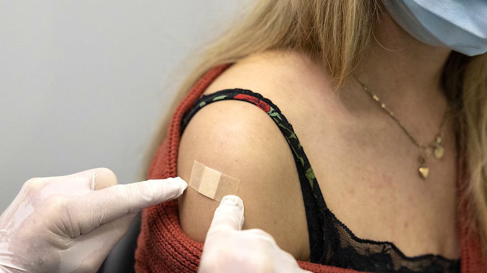 Gli esperti di etica invitano a non giudicare i non vaccinati contro il Covid.