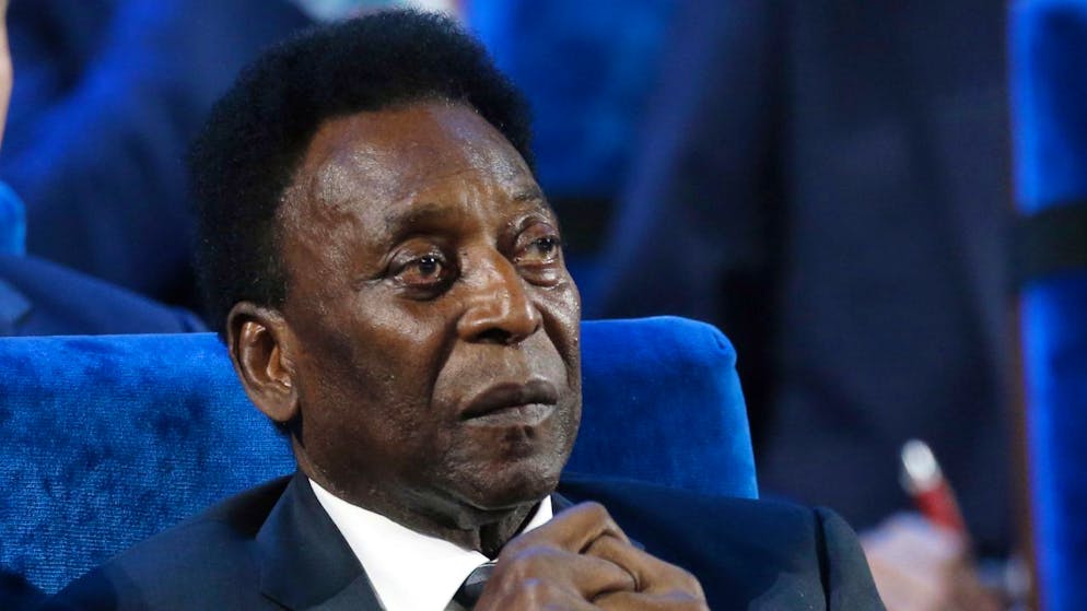 Pelé souffre d'une infection respiratoire.