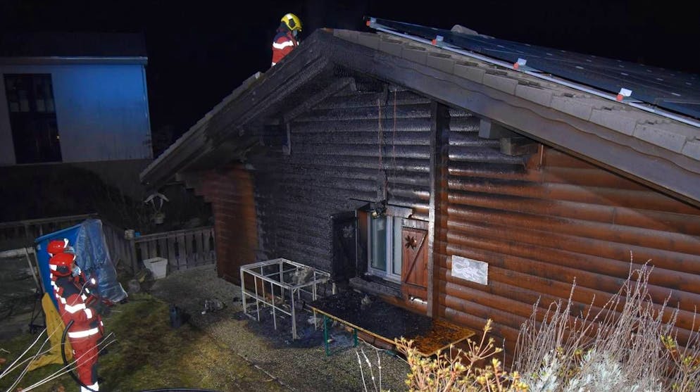 È bruciata la facciata della casa