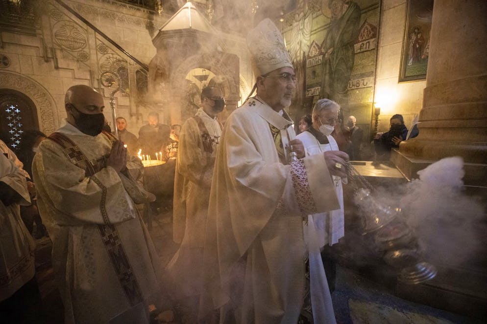 La procession emmenée par le patriarche latin de Jérusalem Pierbattista Pizzaballa devrait attirer davantage de monde que l'an dernier grâce à des restrictions plus souples.